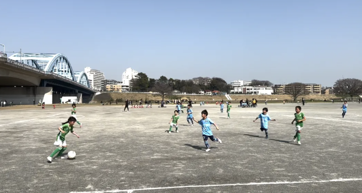 读书工作搞事业无疑是更好的选择，什么足球必须得往后稍稍！